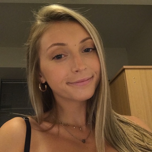 Meet your Posher, Erin - Picture 1 of 1